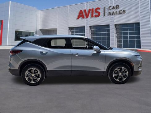 Used 2025 Chevrolet Blazer LT FWD image 5