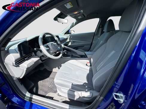 Used 2023 Hyundai Elantra SEL FWD image 26