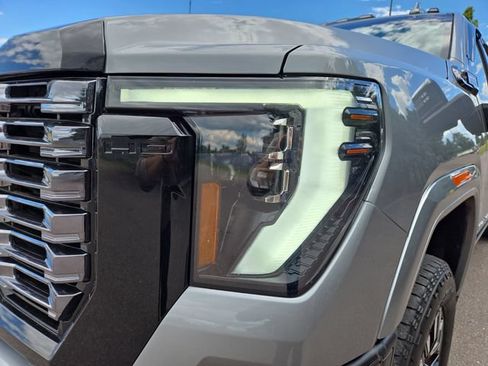 Used 2025 GMC Sierra 2500 Denali Ultimate AWD/4WD image 6