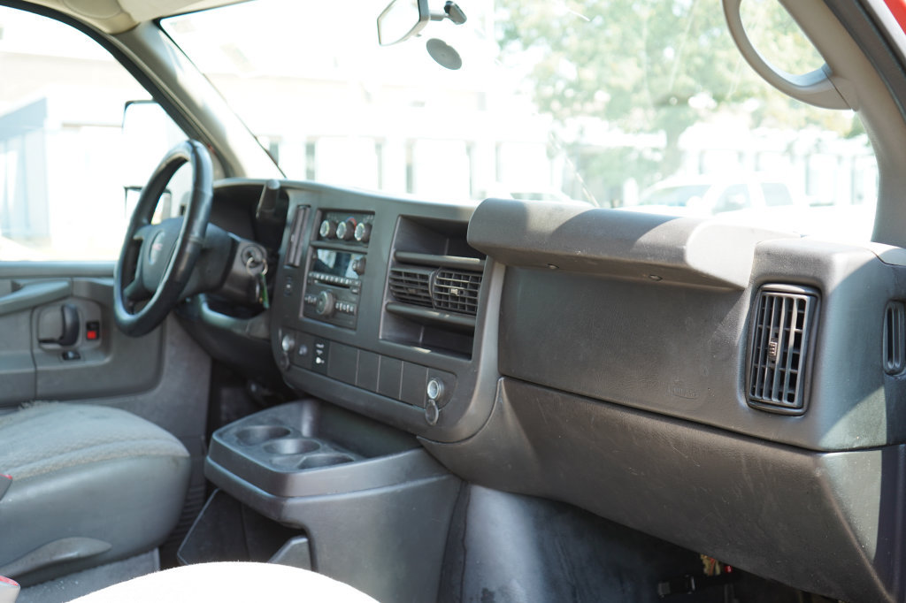 Used 2014 GMC Savana 3500 RWD image 11