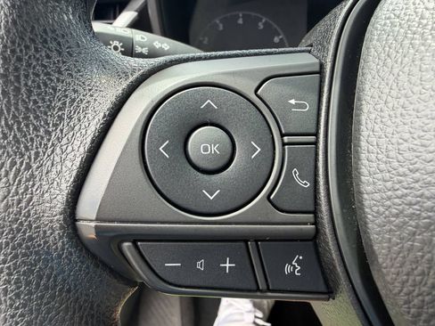 Used 2025 Toyota Corolla LE FWD image 16