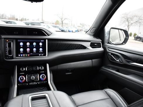 Used 2021 GMC Yukon Denali w/ Denali Premium Package image 26