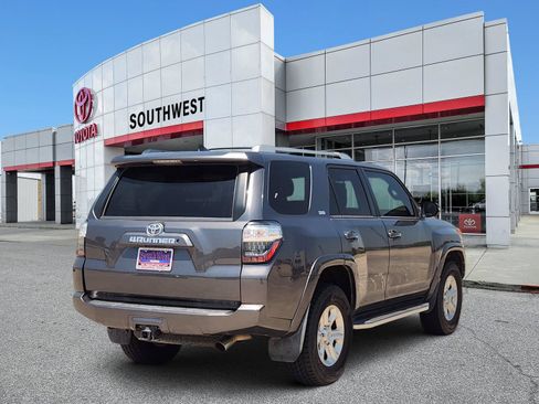 Used 2018 Toyota 4Runner SR5 Premium AWD/4WD image 5