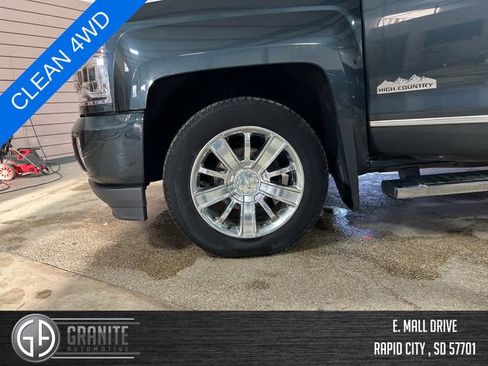 Used 2018 Chevrolet Silverado 1500 High Country image 28