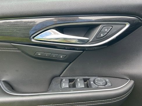 Used 2023 Buick Envision Essence image 12