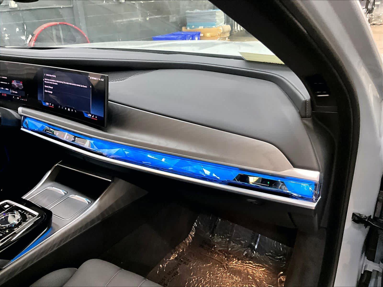 Used 2025 BMW 760i xDrive AWD/4WD image 21