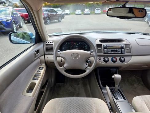 Used 2004 Toyota Camry FWD image 22