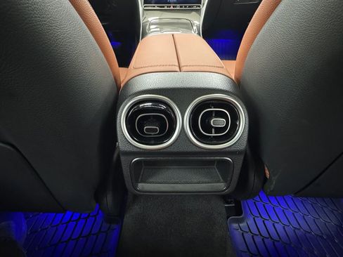 Used 2024 Mercedes-Benz C 300 4MATIC Sedan image 33