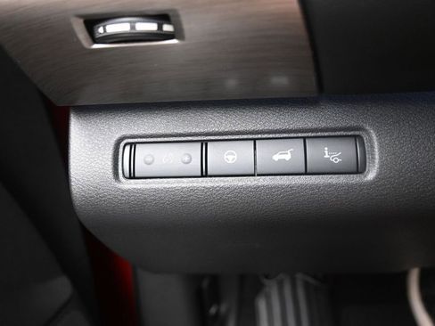 Used 2024 Nissan Pathfinder Platinum FWD image 16