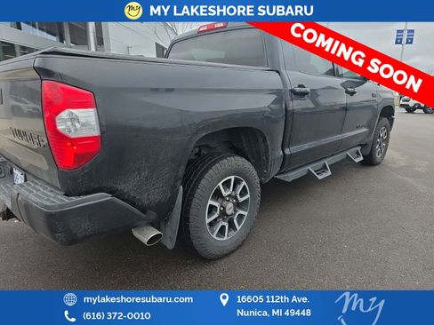 Used 2016 Toyota Tundra SR5 image 8