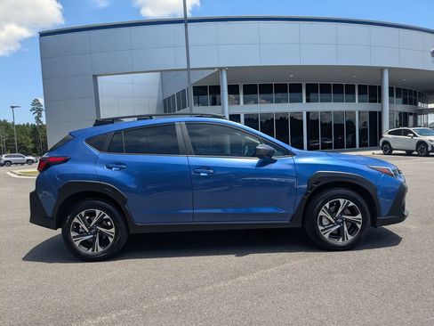 Used 2025 Subaru Crosstrek 2.5i Premium AWD/4WD image 3