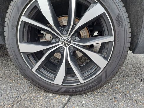 Used 2024 Volkswagen Atlas SEL Premium R-Line image 28