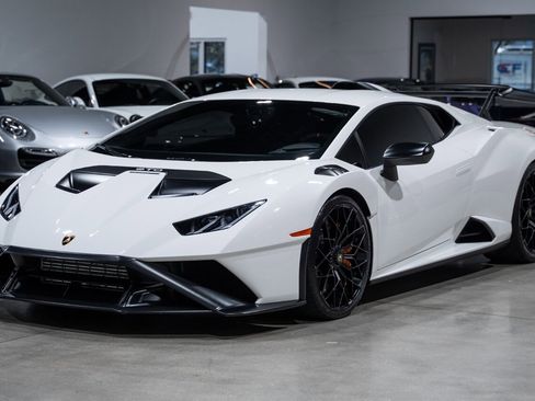 Used 2022 Lamborghini Huracan STO RWD image 10