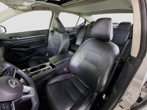 Used 2023 Nissan Altima 2.5 SL FWD image 14