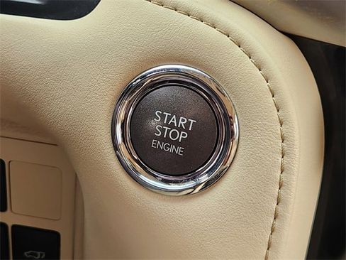 Used 2016 Lexus LX 570 4WD image 21