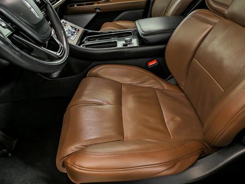 Used 2023 Lincoln Aviator Reserve w/ Equipment Group 201A AWD/4WD image 13