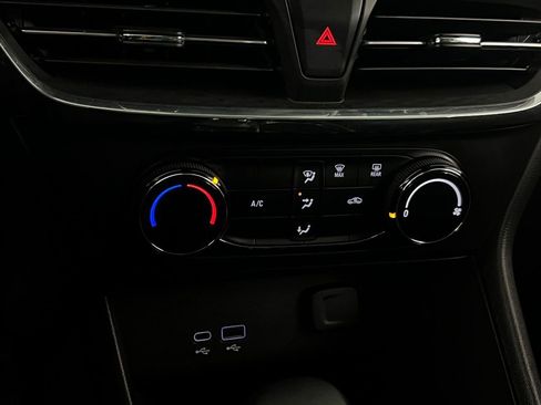 Used 2025 Buick Encore GX Preferred image 19