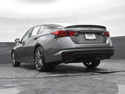 Used 2023 Nissan Altima 2.0 SR FWD image 38