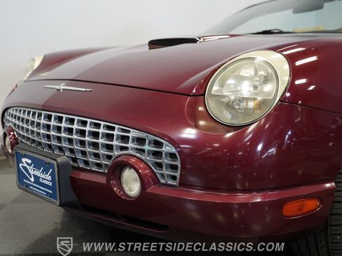 Used 2004 Ford Thunderbird image 26