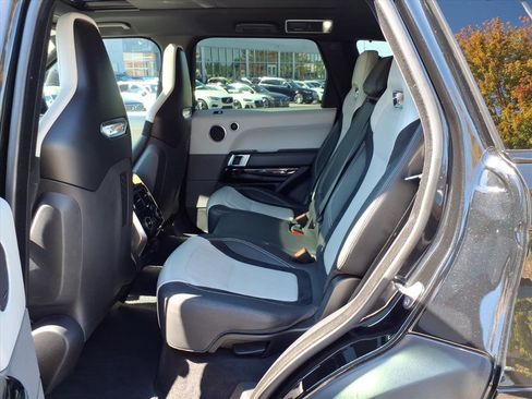 Used 2018 Land Rover Range Rover Sport SVR image 11