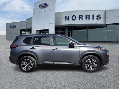 Used 2023 Nissan Rogue SV image 5