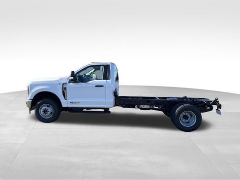 New 2026 Ford F350 XL w/ XL Chrome Package image 2