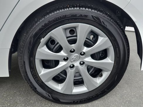 Used 2026 Toyota Corolla LE FWD image 31