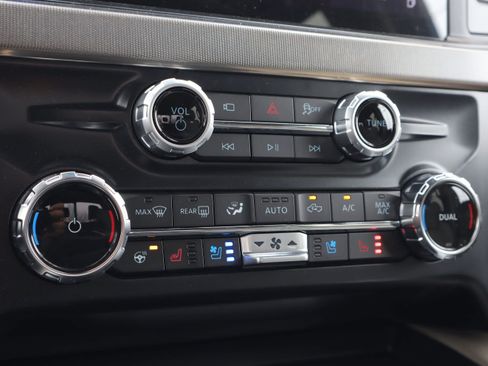 Used 2026 Ford F450 Platinum w/ Platinum Plus Package image 17