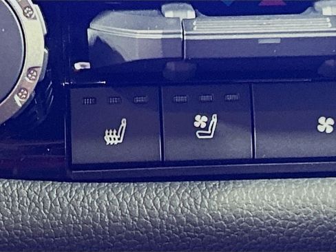 New 2026 Toyota Tundra Limited AWD/4WD image 20