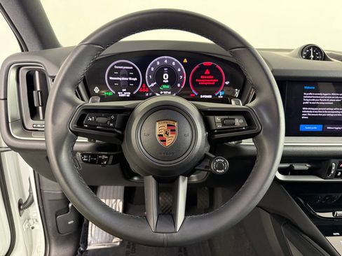 Certified 2026 Porsche Cayenne E-Hybrid AWD/4WD image 24