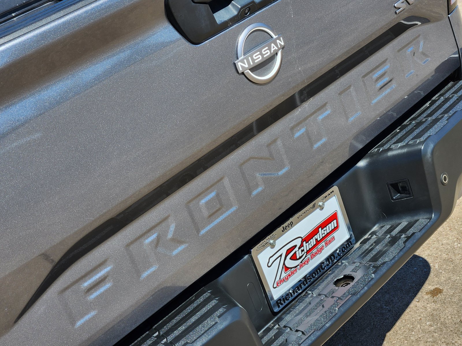 Used 2024 Nissan Frontier SV w/ Technology Package AWD/4WD image 17
