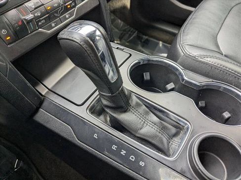 Used 2017 Ford Explorer XLT w/ Equipment Group 202A FWD image 13