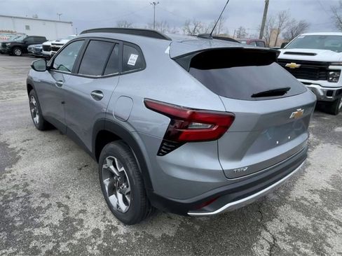 New 2026 Chevrolet Trax LT w/ Driver Confidence Package image 8