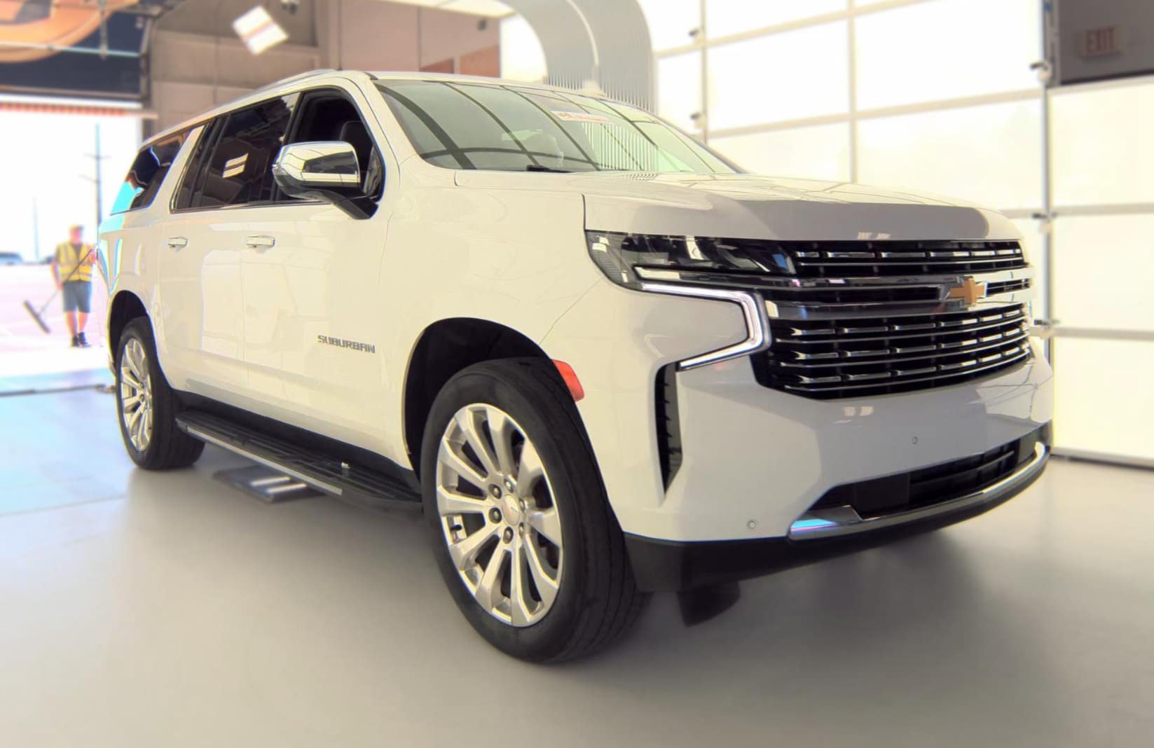 Used 2023 Chevrolet Suburban Premier AWD/4WD image 2