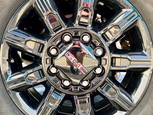 Used 2024 GMC Sierra 3500 AT4 w/ AT4 Premium Plus Package image 17