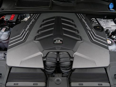 Used 2025 Lamborghini Urus SE AWD/4WD image 25