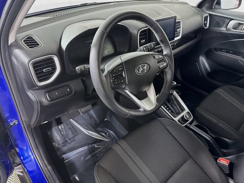 Certified 2023 Hyundai Venue SEL FWD image 18