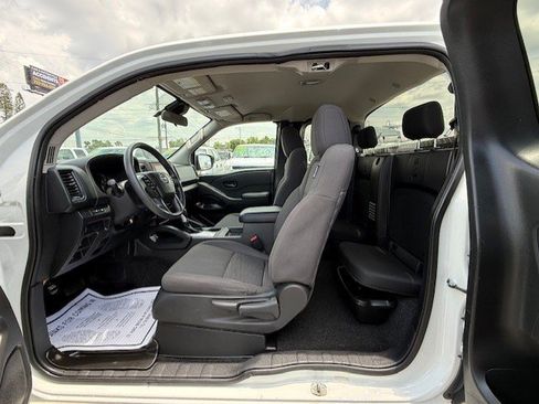 Used 2024 Nissan Frontier S w/ Technology Package RWD image 13