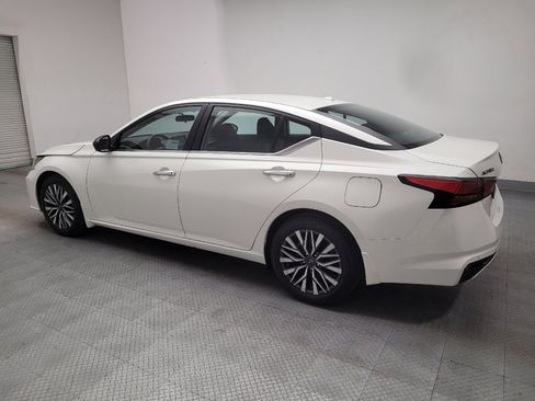 Used 2025 Nissan Altima 2.5 SV FWD image 3