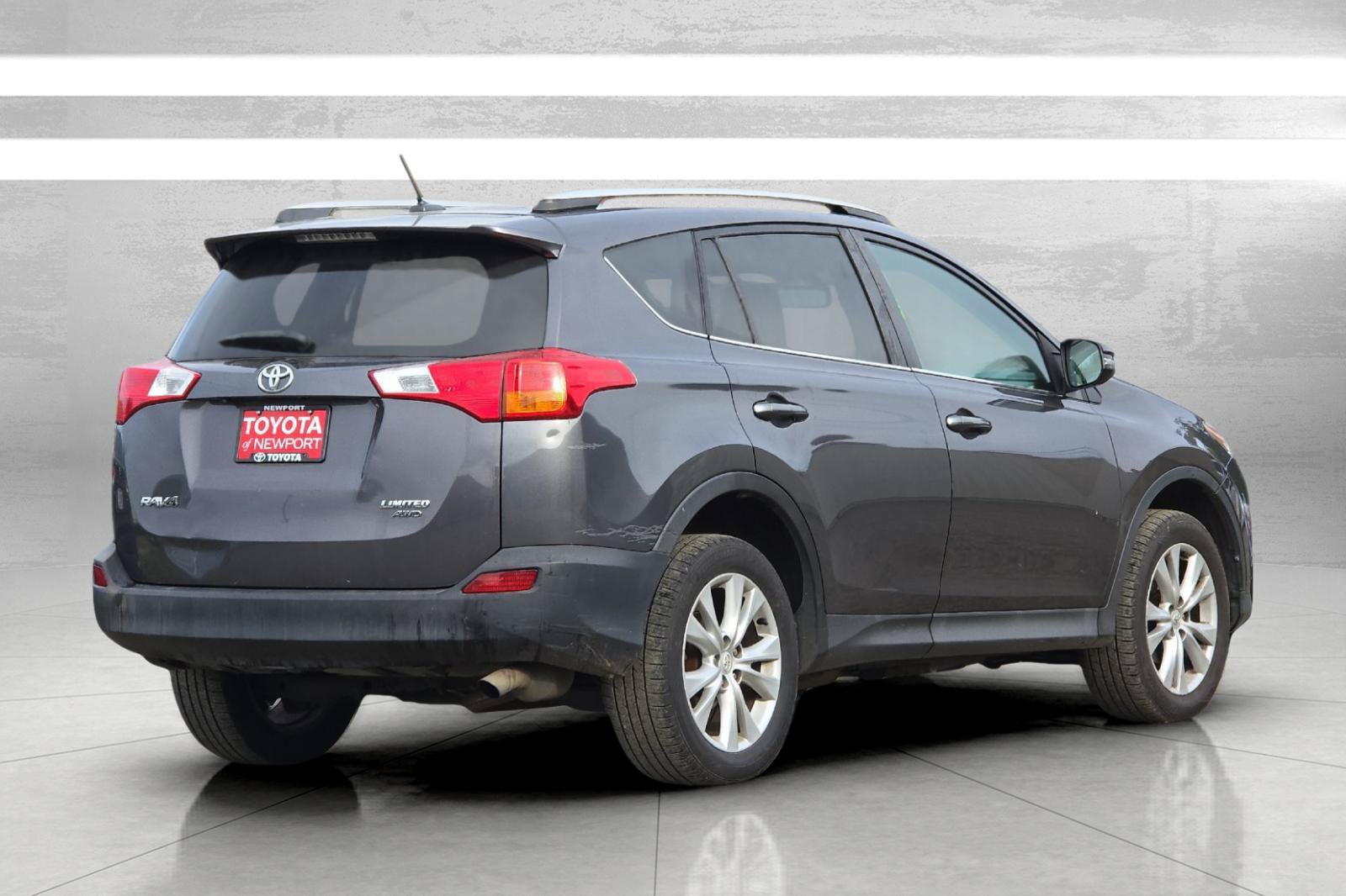 Used 2015 Toyota RAV4 Limited AWD/4WD image 4