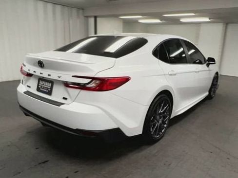 Used 2025 Toyota Camry SE FWD image 8