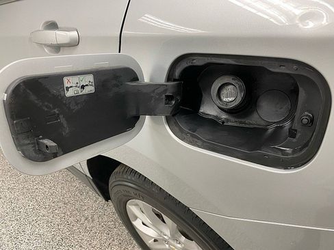 Used 2021 Chevrolet Equinox LT w/ LPO, Cargo Package image 13