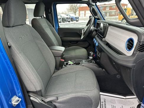 Used 2024 Jeep Wrangler Unlimited Sahara w/ Technology Group image 28