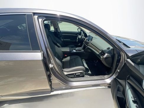 Used 2022 Honda Accord Touring image 30