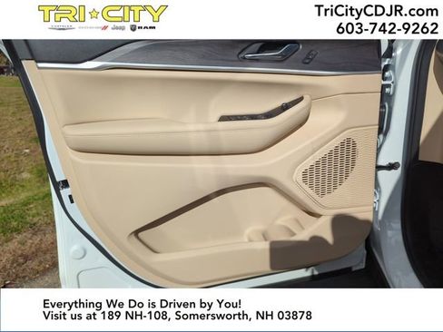 New 2025 Jeep Grand Cherokee Limited image 10