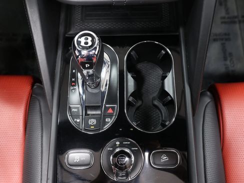 Used 2022 Bentley Bentayga AWD/4WD image 50