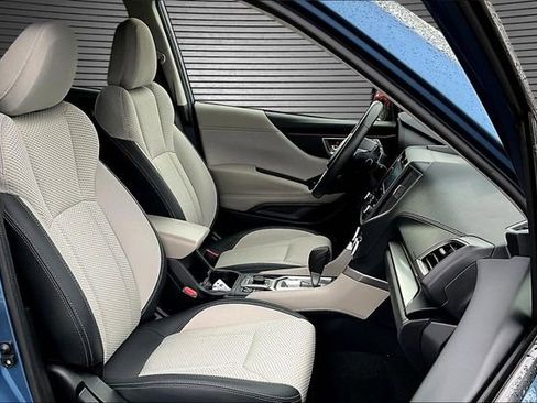 Used 2023 Subaru Forester Premium image 28