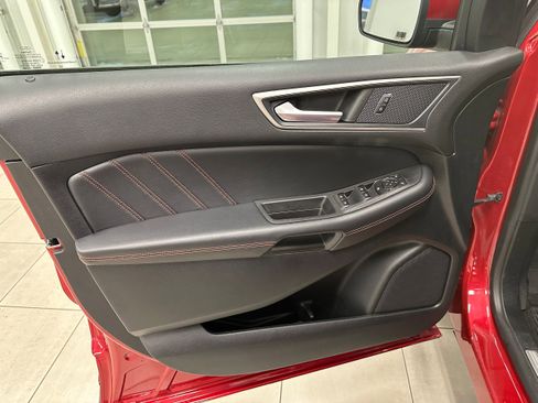 Used 2022 Ford Edge ST-Line image 12