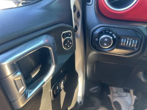 Used 2022 Jeep Gladiator Rubicon image 24