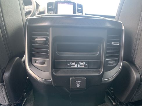 Used 2025 RAM 1500 Big Horn AWD/4WD image 33